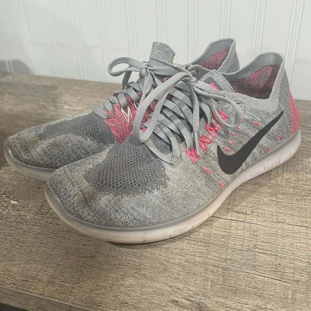 Nike fly knit shoes